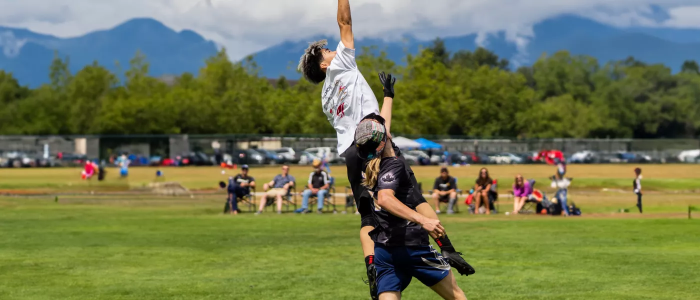 People playing ultimate